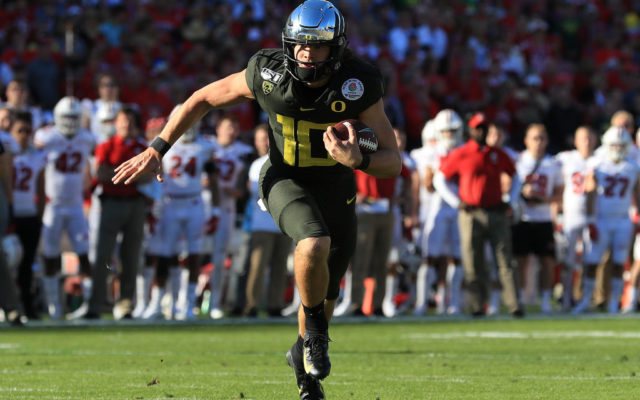 Justin Herbert Inks Rookie Deal with Los Angeles Chargers