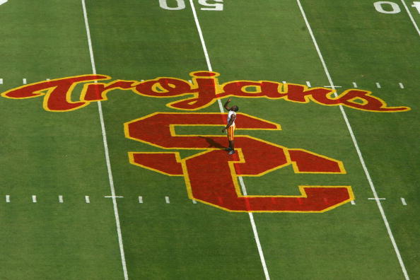 USC welcomes back Reggie Bush after 10-year NCAA ban