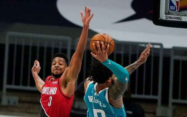 Dame rests again, Blazers lose at Charlotte 109-101
