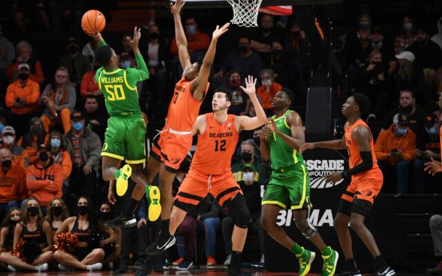 Oregon beats Oregon State 86-72 in Pac-12 Tournament first round