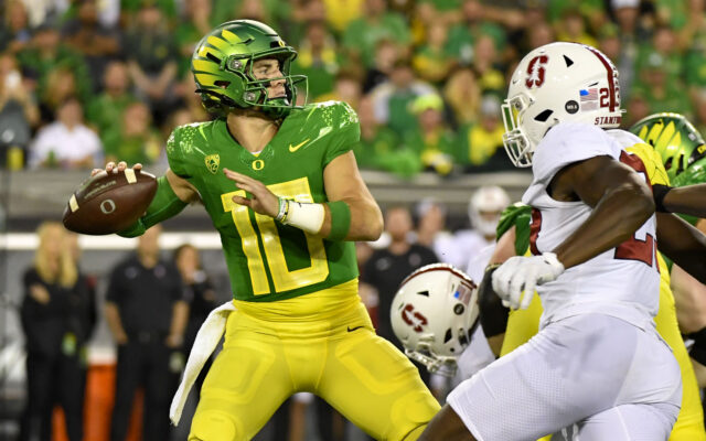 Ducks roll Stanford 45-27, move to 12th in AP Top-25