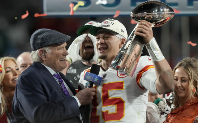 Chiefs rally past Eagles 38-35 to win SB LVII