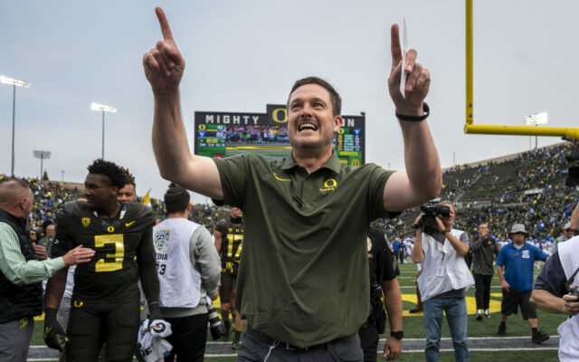 Dan Lanning Says It’s All About Evaluation At Oregon Ducks Spring Game