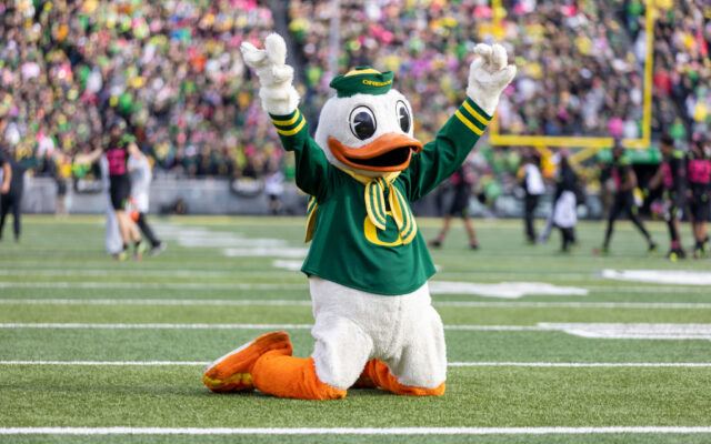 Oregon Ducks May Decide To Stay As Pac-12 Meets to Sign Grant Of Rights, Reports.